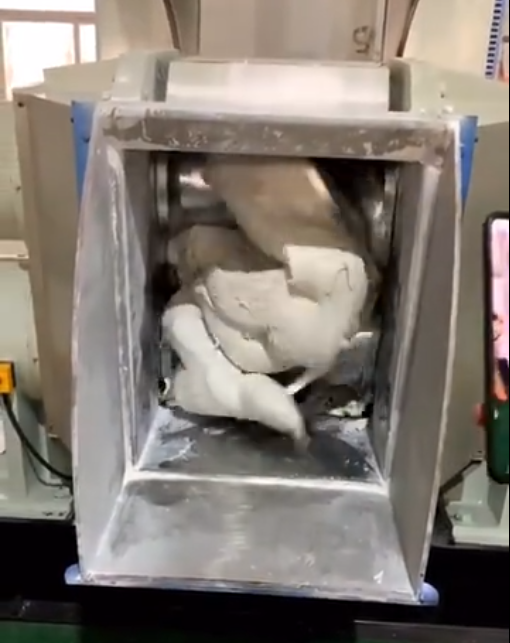 液壓翻轉式密煉機視頻